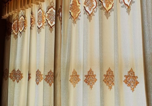 curtain-hanging-window-home